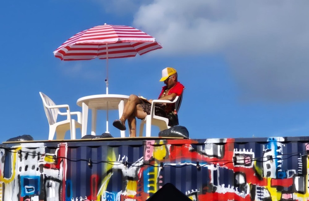 4 juli: Schrijven op de Kaaij